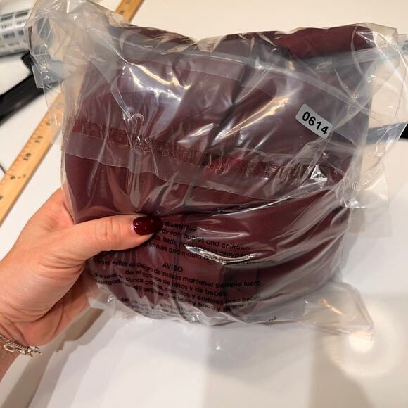 Adelyn Rae Burgundy Off the shoulder Karlie jumpsuit Size Medium - Picture 10 of 10